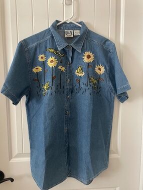 Sunflowers and frogs Quizz Again Denim top